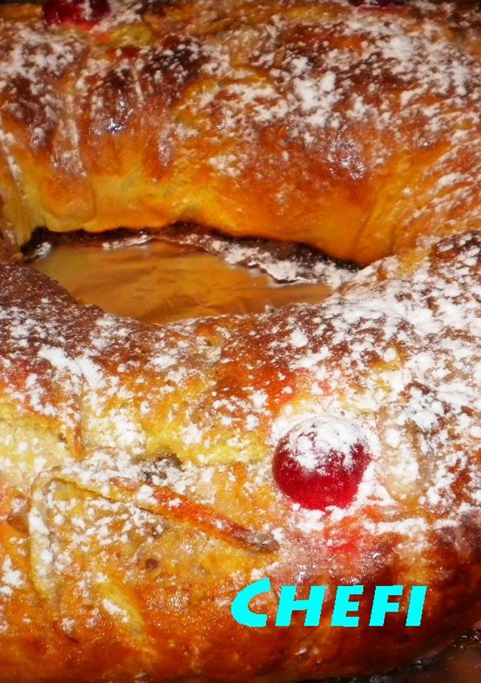 Una foto de Roscón de Reyes tradicional