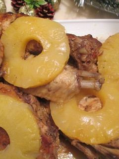 Una foto de Pavo jugoso con piña