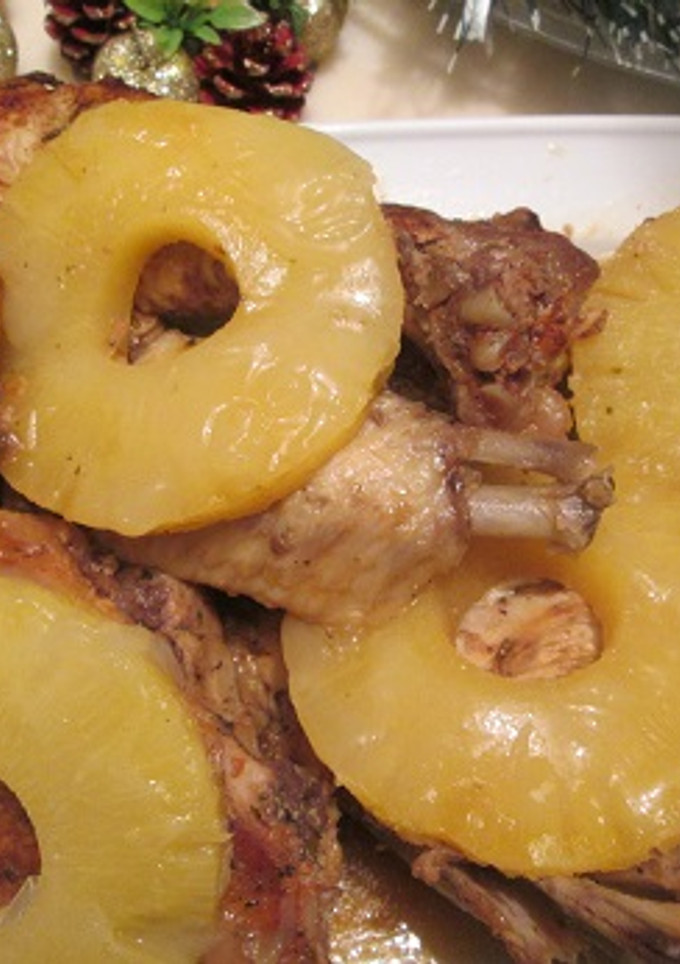 Una foto de Pavo jugoso con piña