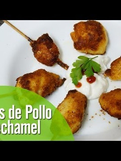 Una foto de Pinchos de pollo a la bechamel