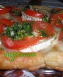 Hojaldre de queso de cabra y tomate