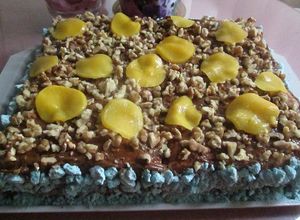 Foto principal de Súper tarta de hojaldre con dulce de leche, nueces y duraznos