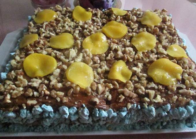 Foto principal de Súper tarta de hojaldre con dulce de leche, nueces y duraznos