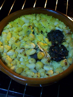 Una foto de Arroz al horno con garbanzos y morcillas