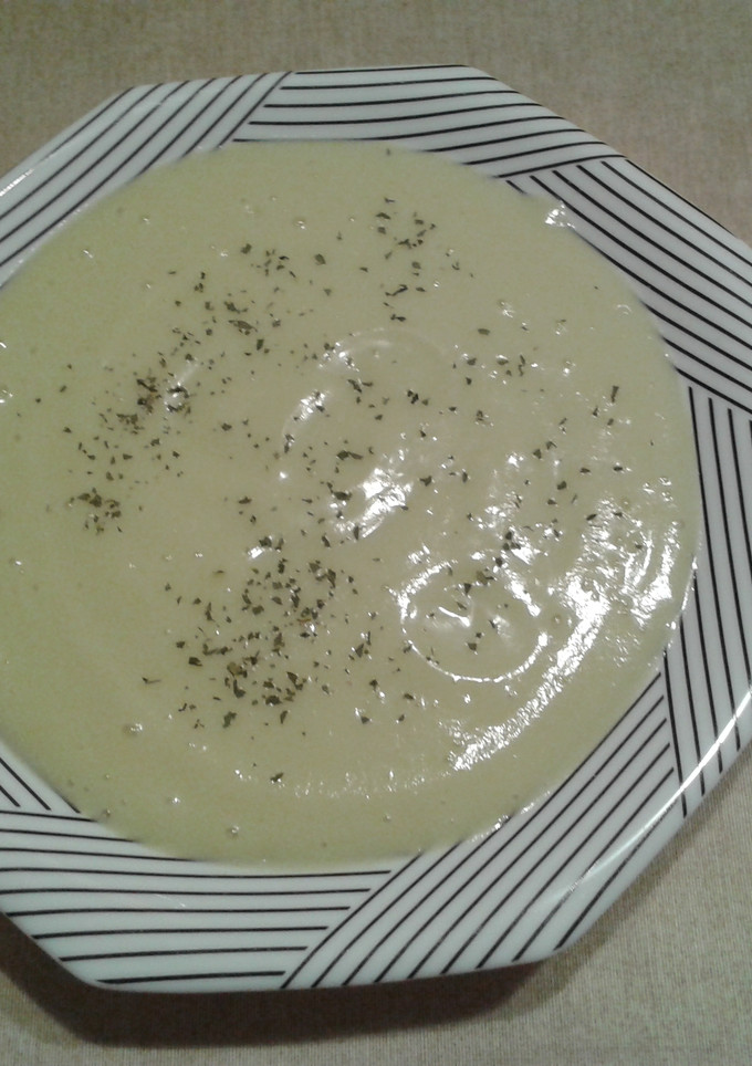 Una foto de Crema de calabacín con quesito