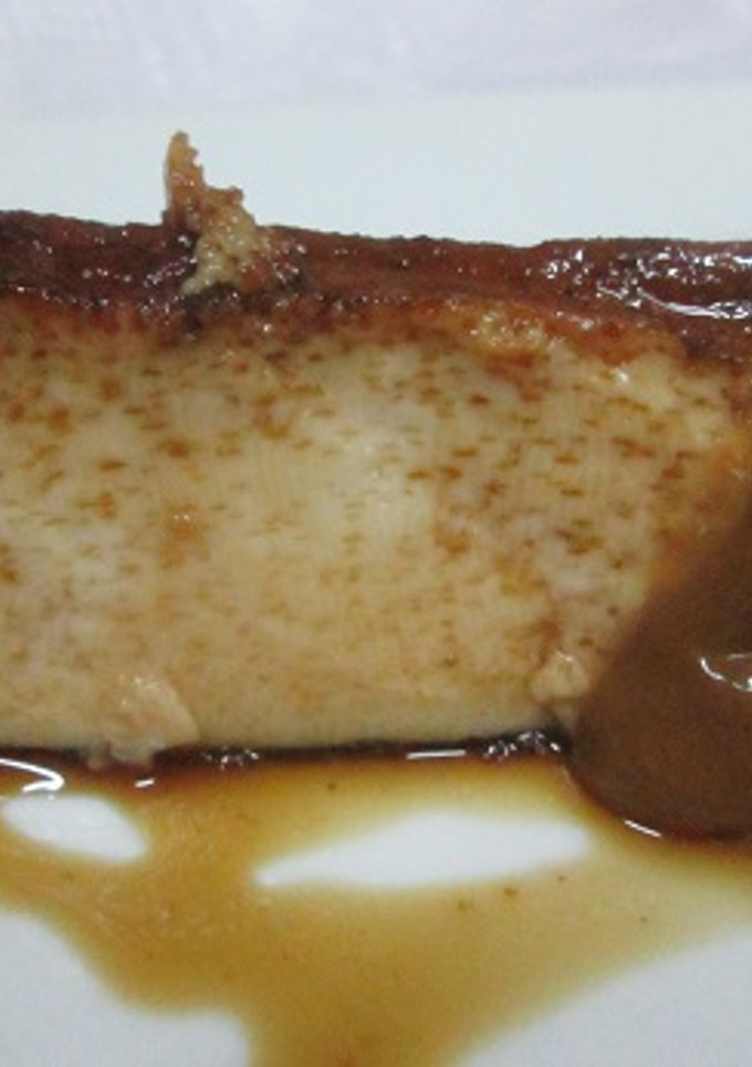 Una foto de Flan de huevo con dulce de leche