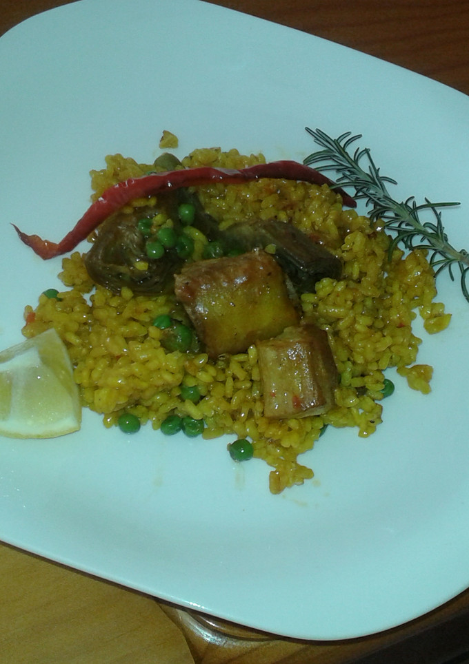 Una foto de Paella con alcachofas d.o de Benicarló