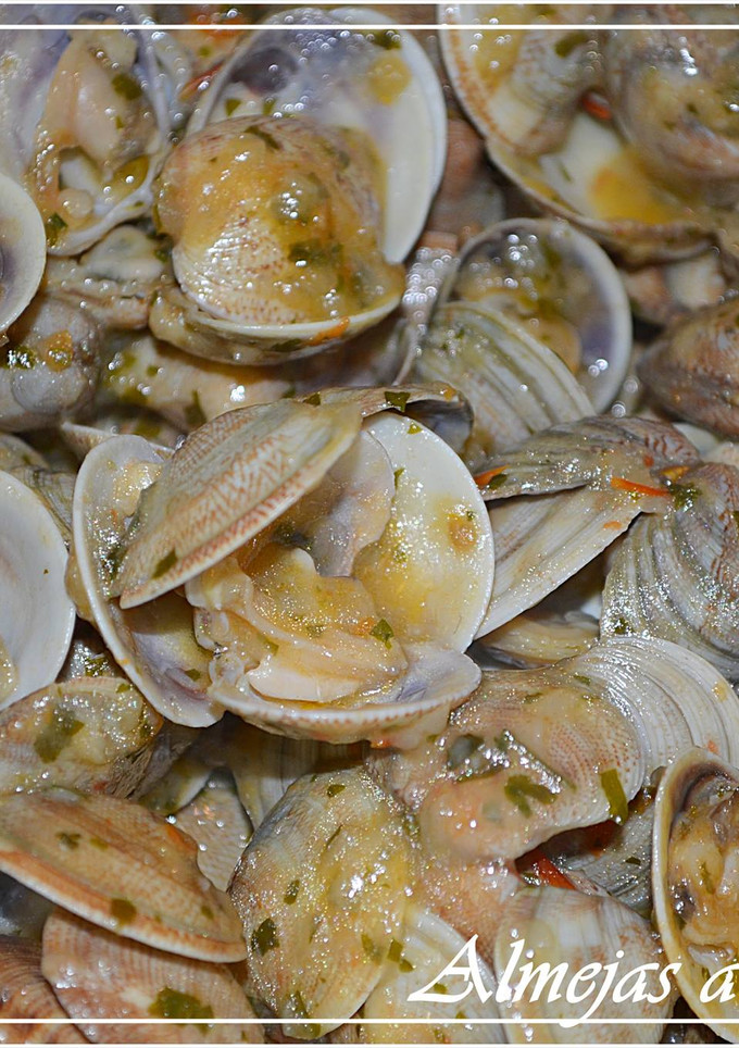 Una foto de Almejas a la marinera
