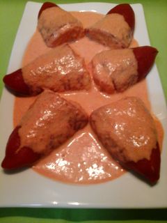 Una foto de Pimientos del piquillo rellenos de jamón