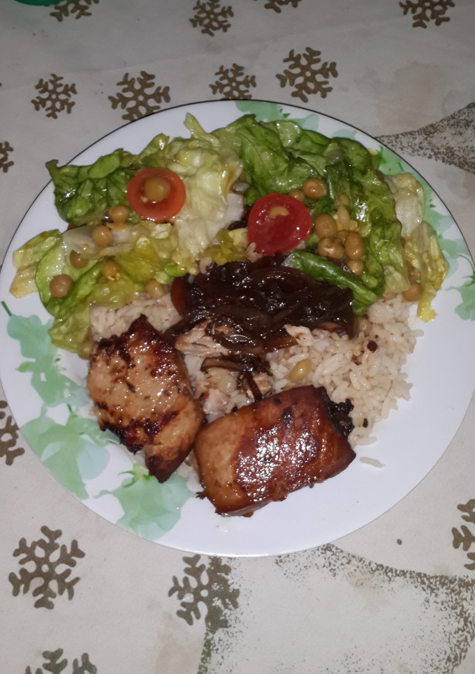 Una foto de Atún fríto encebollado a la portuguesa