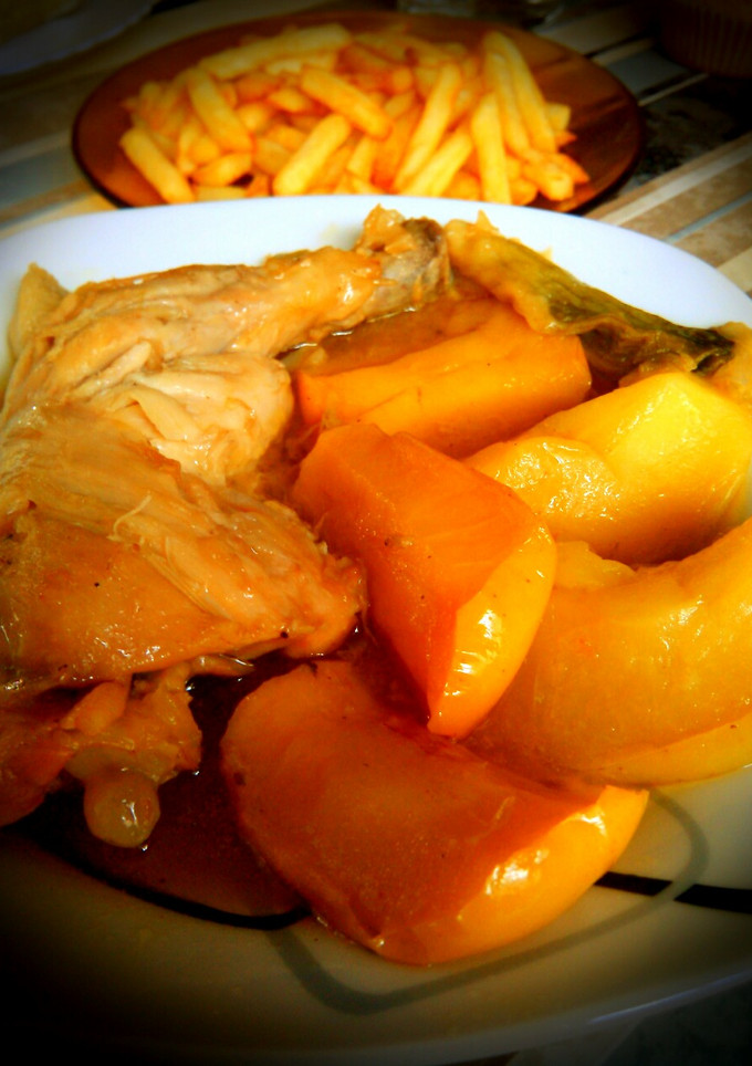 Una foto de Pollo con manzana al estilo tía Paqui