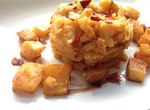 Foto principal de Berza con patatas cuadradas y pimentón