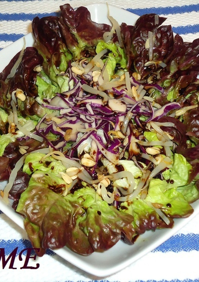 Una foto de Ensalada de brotes de soja
