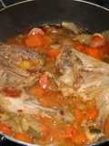 Pollo con verduras en salsa