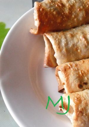 Una foto de Rollitos primavera y salsa agridulce