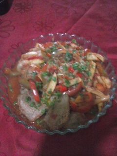 Una foto de Lomo saltado (comida típica peruana)