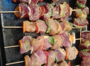 Una foto de Brochetas mixtas