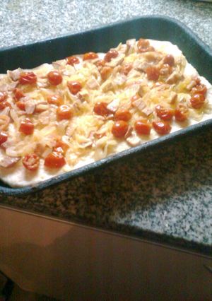 Una foto de Pizza cherry y panceta