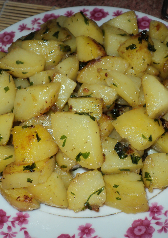 Una foto de Papas salteadas chilenas