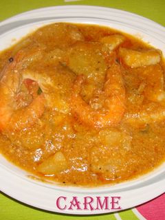 Una foto de Bacalao con patatas y langostinos