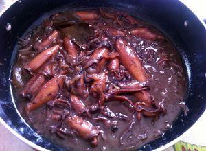 Foto principal de Calamares pequeños (o chipirones) en salsa