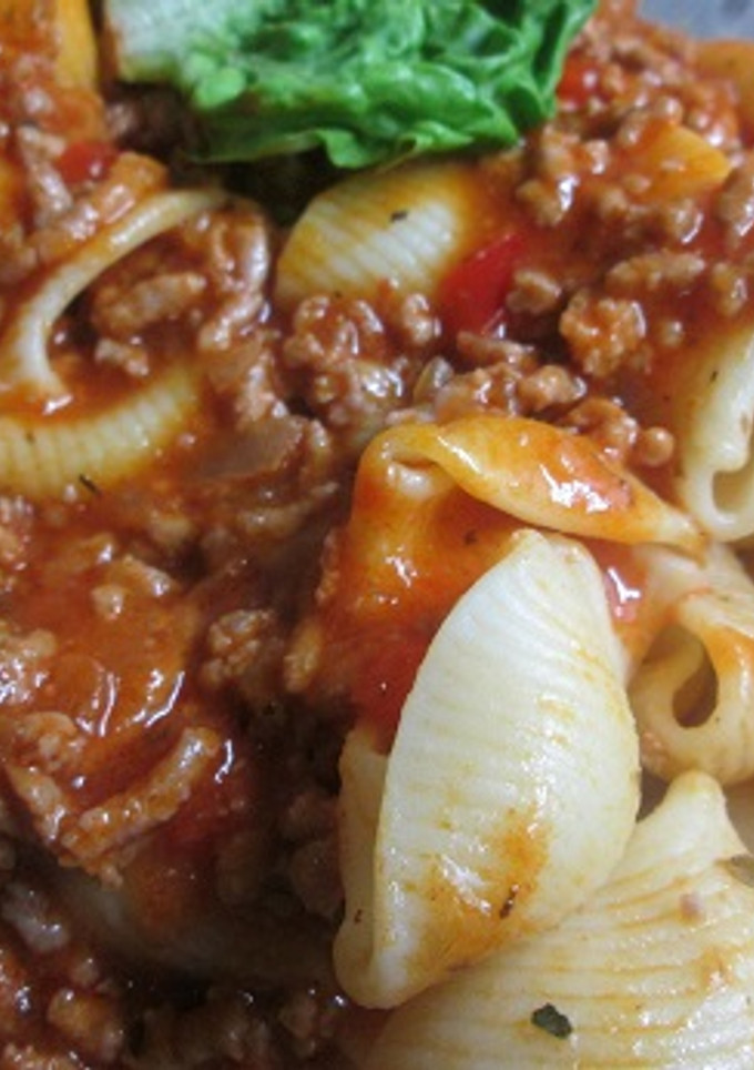 Una foto de Pasta Galets con boloñesa