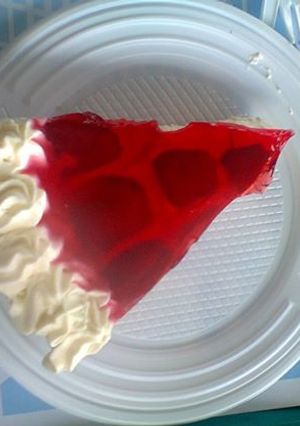 Una foto de Tarta de frutilla con gelatina