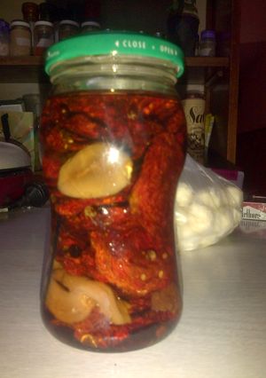Una foto de Tomates secos en aceite