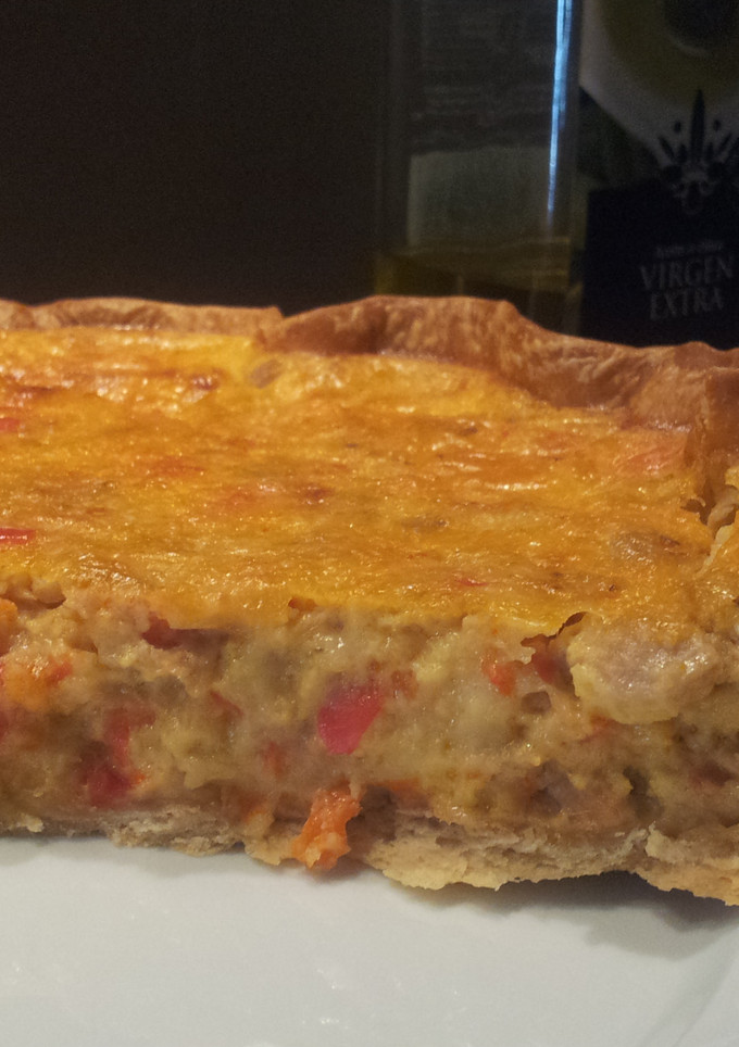 Una foto de Quiche de atún con pimientos rojos