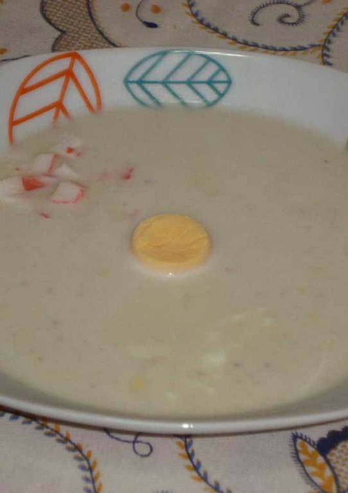 Una foto de Crema de calabacín con palitos de cangrejo