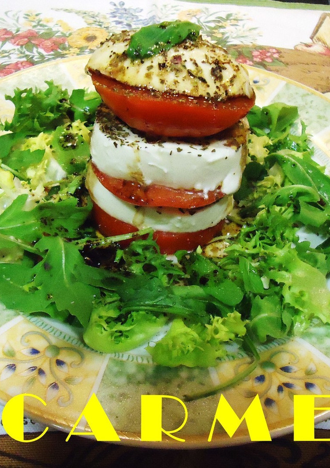 Una foto de Tricolor de queso y tomate