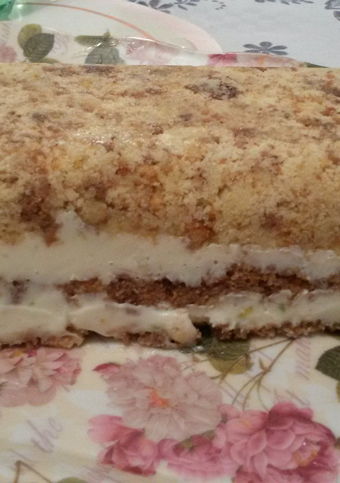 Una foto de Postre helado de budin y limón