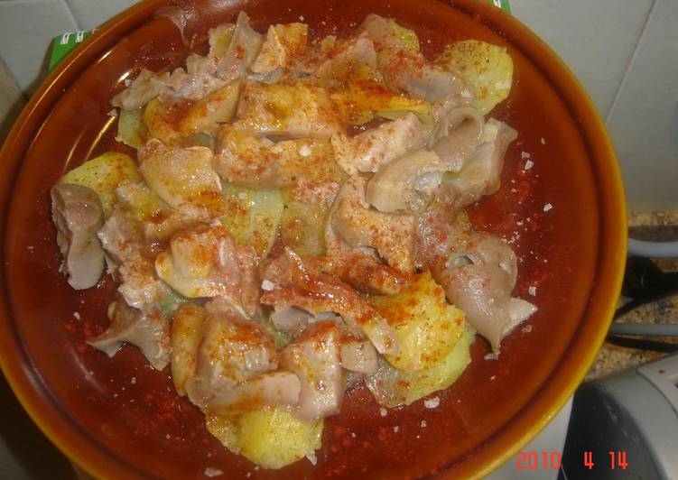 Oreja o morro de cerdo a la gallega