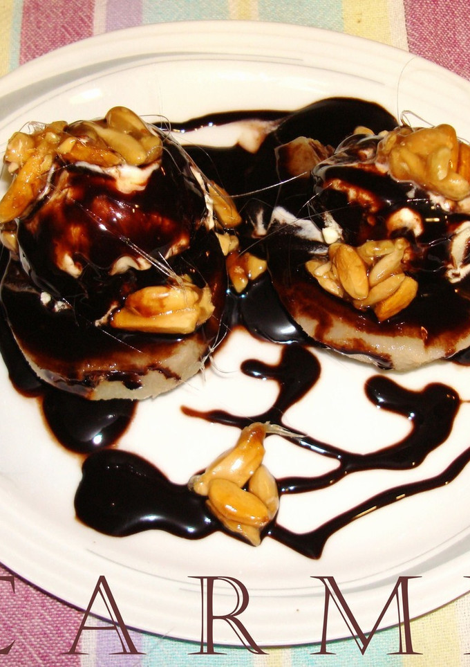 Una foto de Peras rellenas con helado