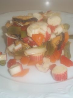 Una foto de Salpicón de verduras y marisco