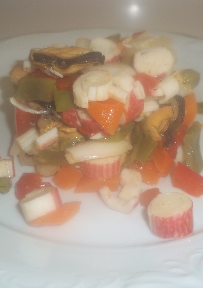 Una foto de Salpicón de verduras y marisco