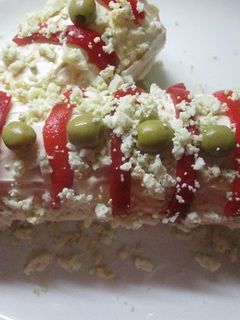 Una foto de Pionono arrollado con crema de maíz dulce