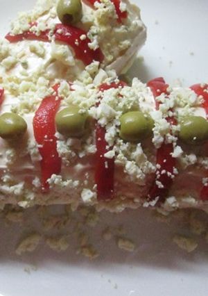 Una foto de Pionono arrollado con crema de maíz dulce