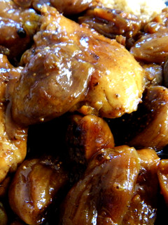 Una foto de Pollo con higos
