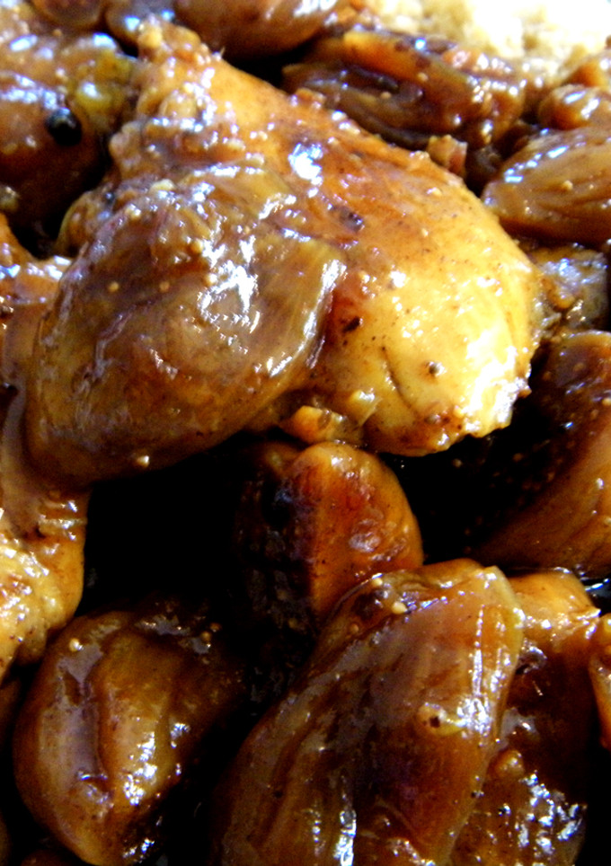 Una foto de Pollo con higos 