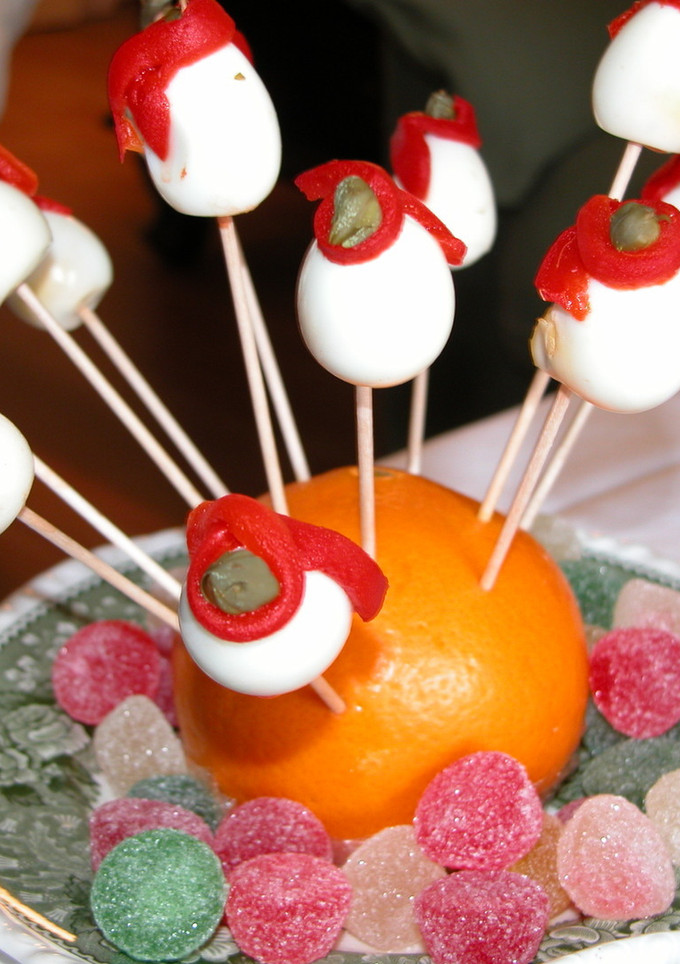 Una foto de Brochetas de huevos de codorniz