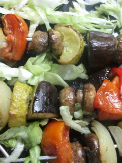Una foto de Brocheta de verduras