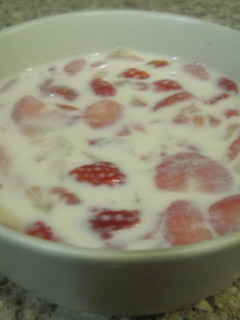 Una foto de Fresas con leche