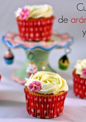 Una foto de Cupcakes de arándanos rojos y limón 