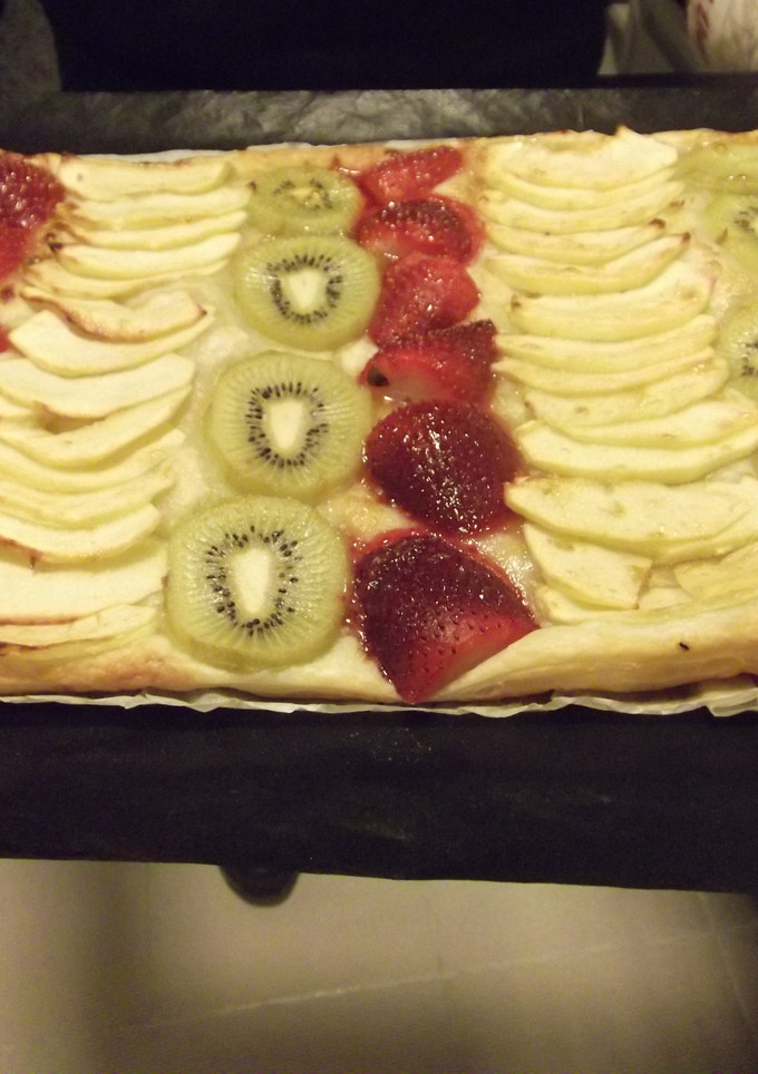 Una foto de Tarta de hojaldre de frutas