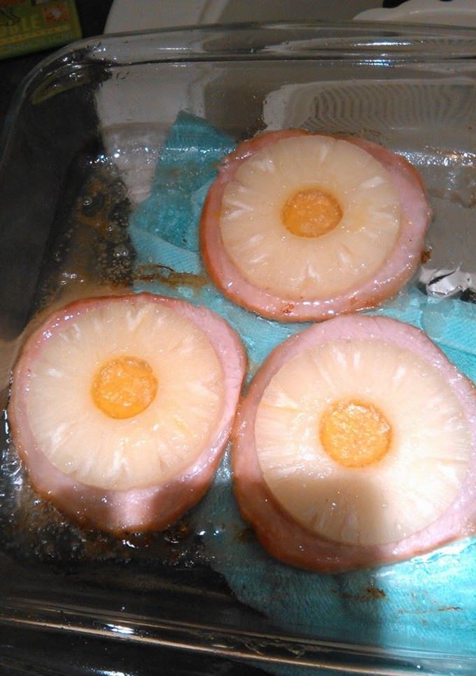 Una foto de Chuletillas de sajonia con piña
