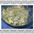 Ensalada con apio, papas, huevo duro y cebolla