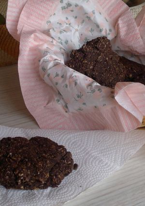 Una foto de Galletas rústicas de avena, banana y chocolate