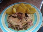 Una foto de aceitunas pollo