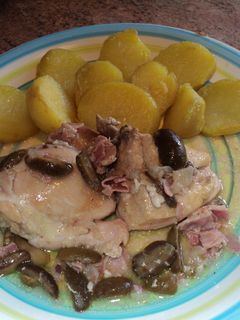 Una foto de Pollo con aceitunas